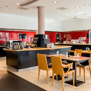 https://tryp-duesseldorf-airport.topcolognehotels.com