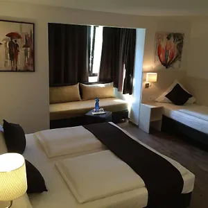 https://lloyed.hotelsheidelberg.net